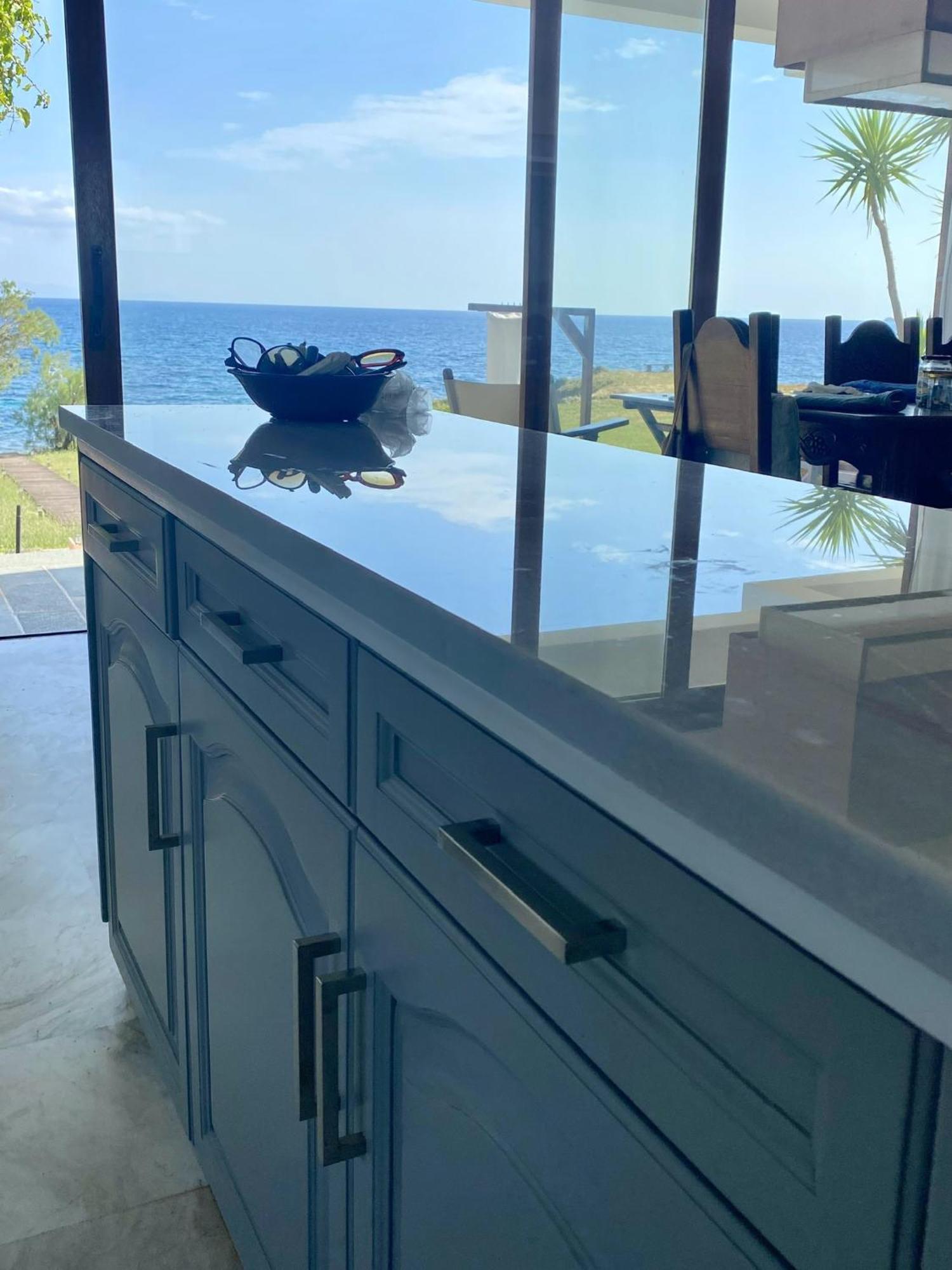 Beach House Set In A Beautiful Bay كاريستوس المظهر الخارجي الصورة