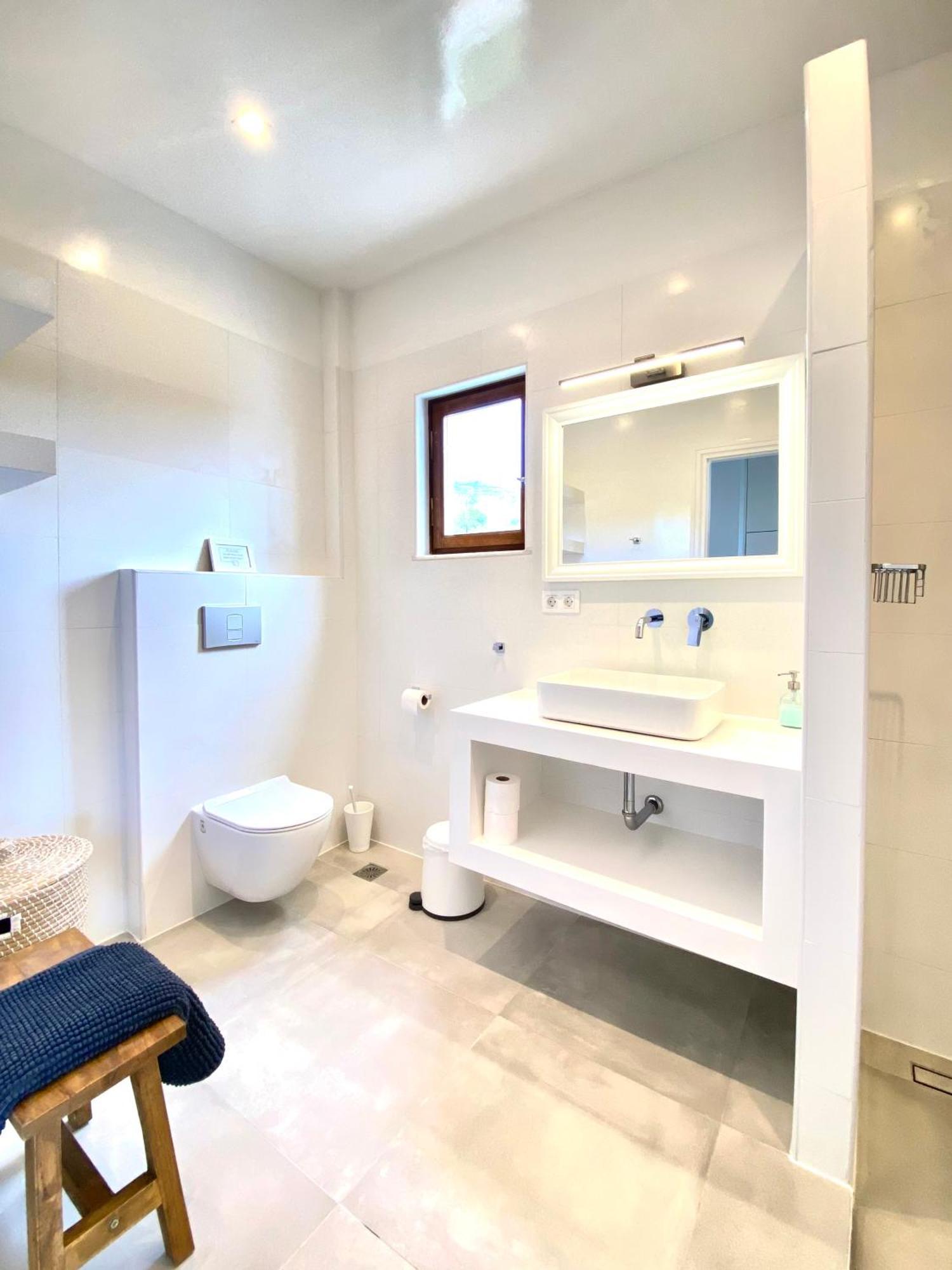 Beach House Set In A Beautiful Bay كاريستوس المظهر الخارجي الصورة